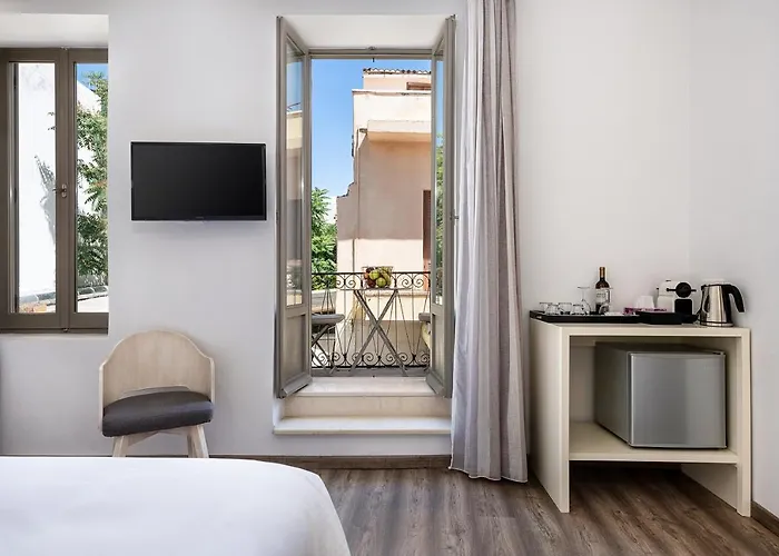 Shalom Luxury Daliani ゲストハウス 4*